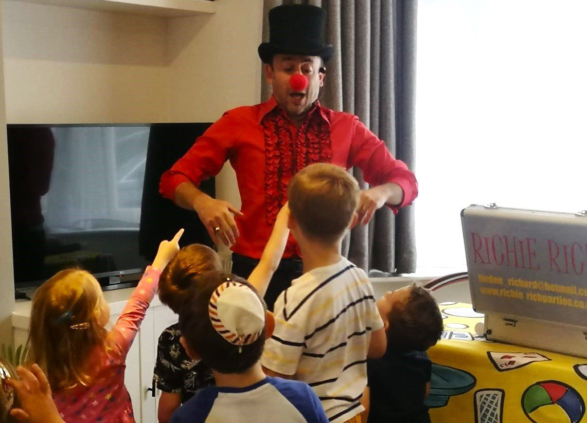 tips for a stress free children’s party at home in london