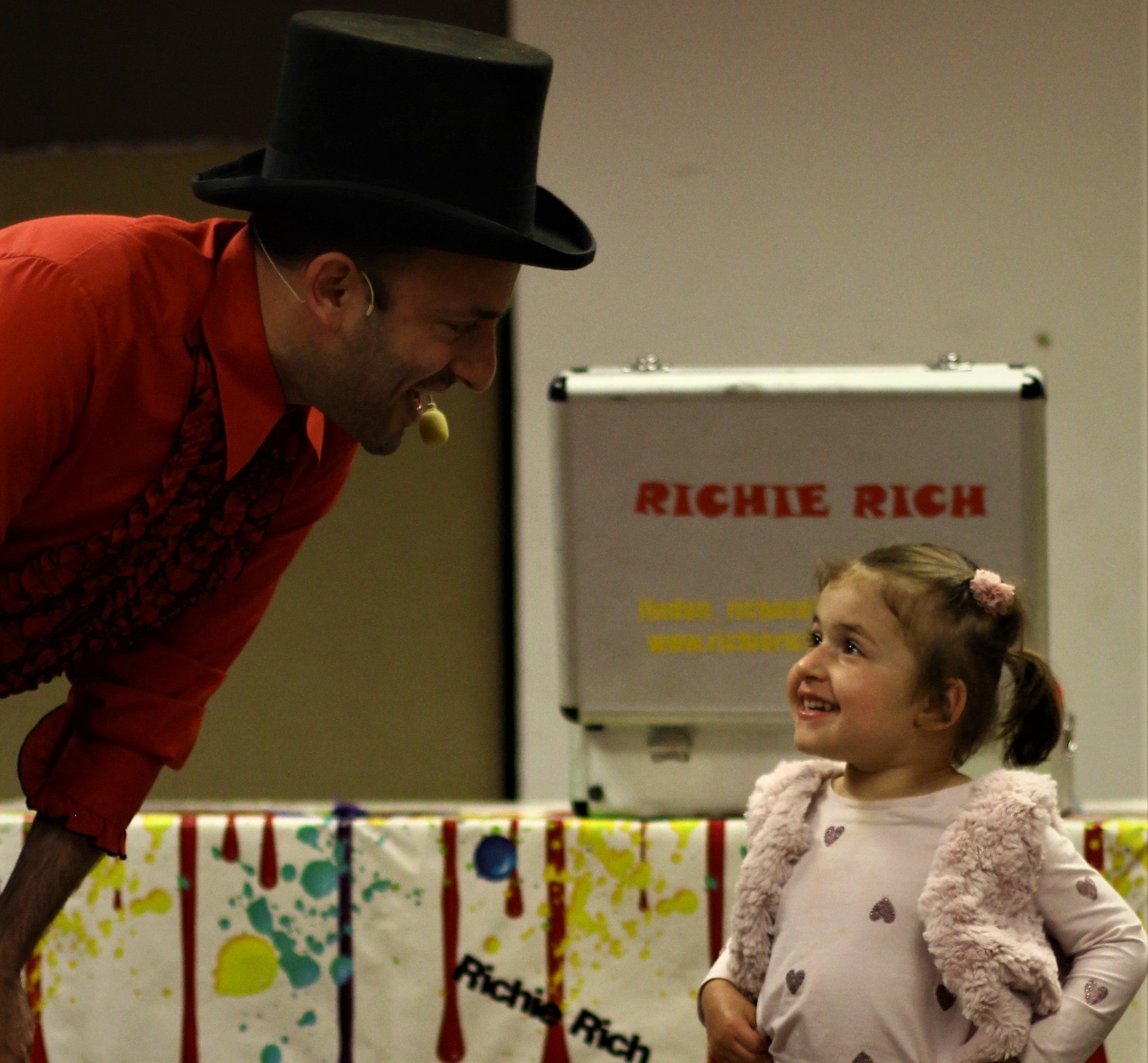 Photo of childrens entertainer north london richie rich