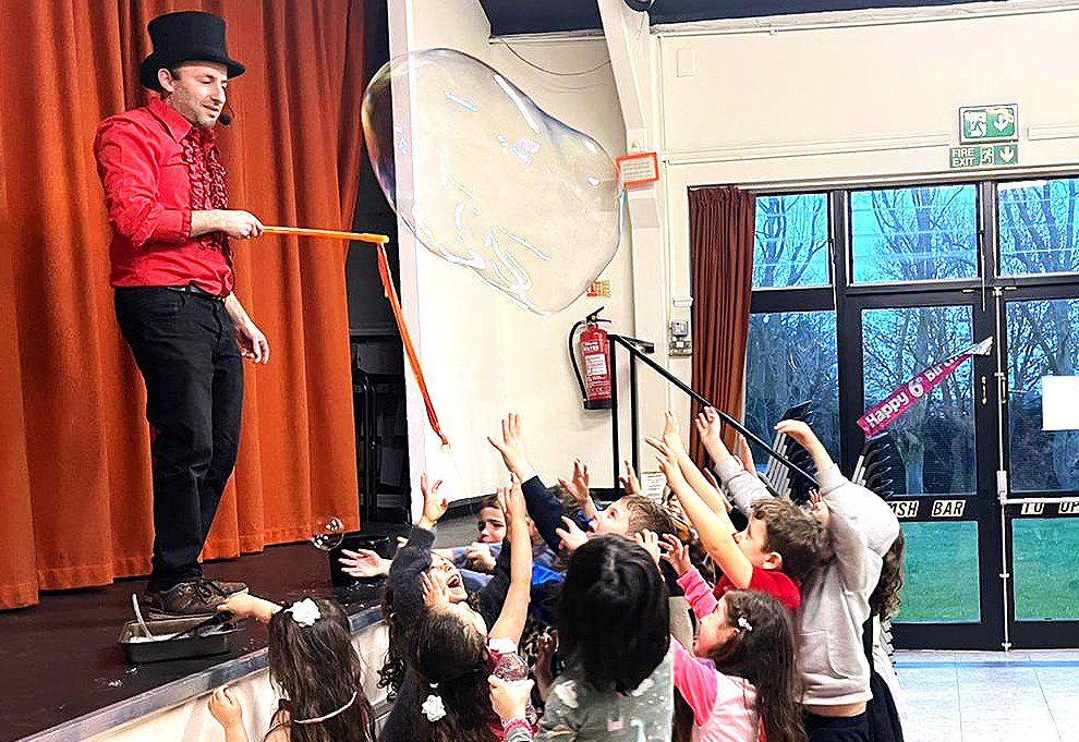 kids party entertainer arkley village hall mill hill