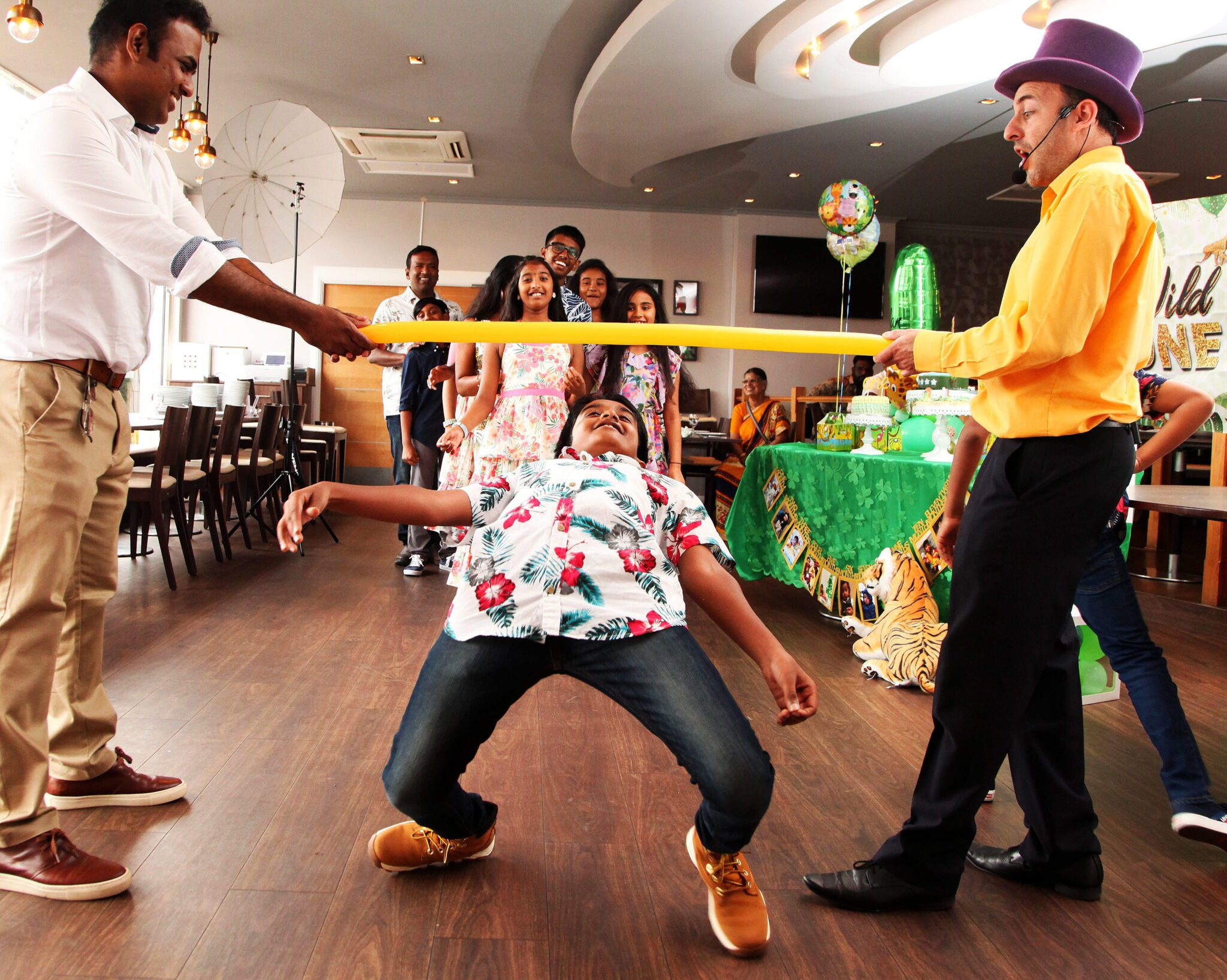 kids party entertainer scout hut edgware